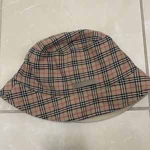 Children’s Burberry bucket hat